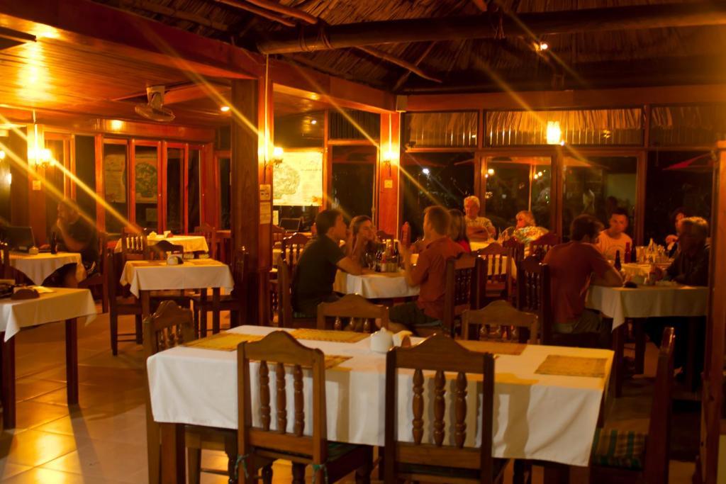 Hotel Jaguar Inn Tikal Eksteriør billede